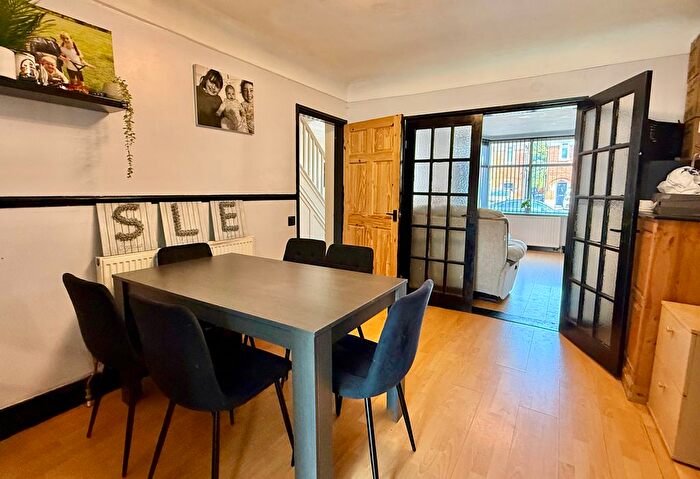 3 Bedroom End Of Terrace House For Sale In Albemarle Avenue, Elson, PO12