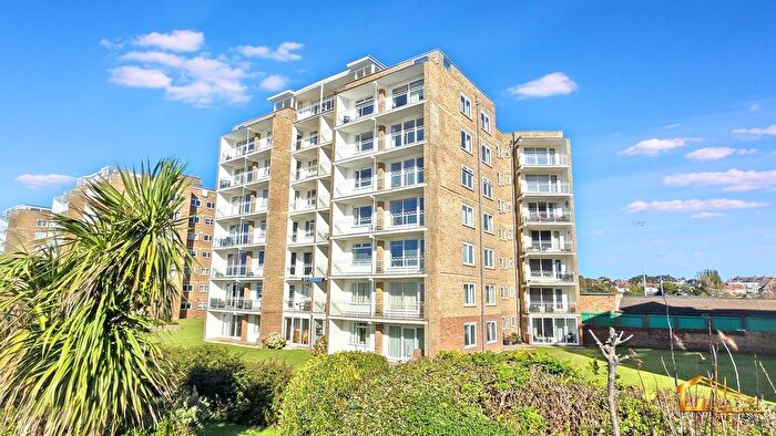 2 Bedroom Flat For Sale In West Parade, Bexhill On Sea, TN39