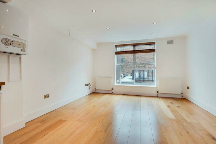 1 Bedroom Flat To Rent In Holloway Road, Holloway, London, N7