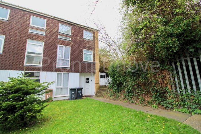 4 Bedroom Property To Rent In Trowbridge Gardens, Luton, LU2