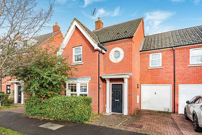 4 Bedroom Semi Detached House For Sale In Langstone Ley, Welwyn Garden City, Hertfordshire, AL7