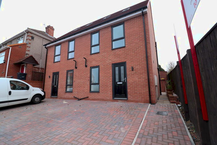 3 Bedroom House To Rent In Ford Avenue, South Hylton, Sunderland, SR4