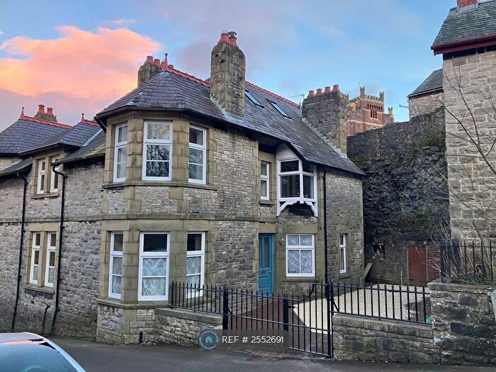 4 Bedroom Semi-Detached House To Rent In Bull Lane, Denbigh, LL16