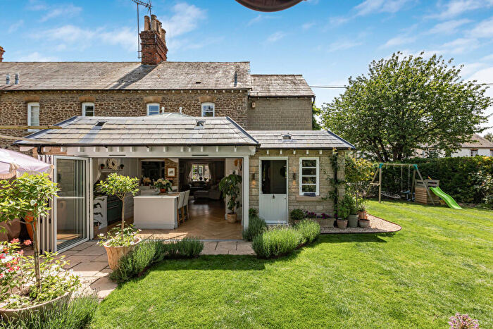 3 Bedroom Semi-Detached House For Sale In Main Road, Fyfield, OX13