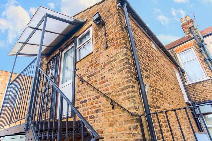 1 Bedroom Apartment To Rent In Station Road, London, E12