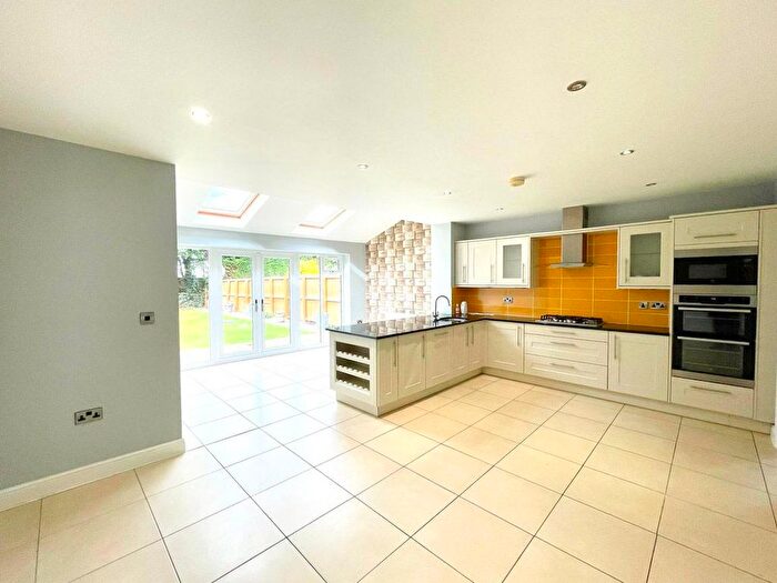 5 Bedroom Terraced House To Rent In Hazeldene Road, Ilford, IG3