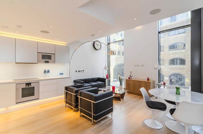 2 Bedroom Flat To Rent In Stoney Street, London, SE1