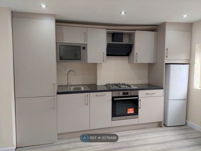 Studio To Rent In Rayners Lane, Harrow, HA2