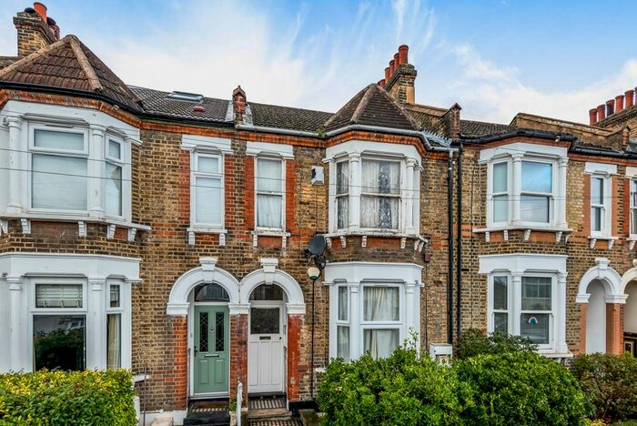 2 Bedroom Flat To Rent In Pascoe Road, London, SE13