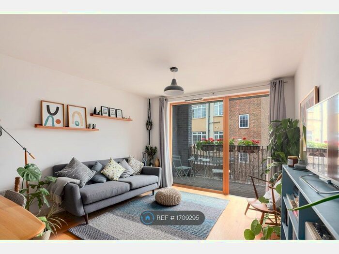 2 Bedroom Flat To Rent In Alvares House, London, E9