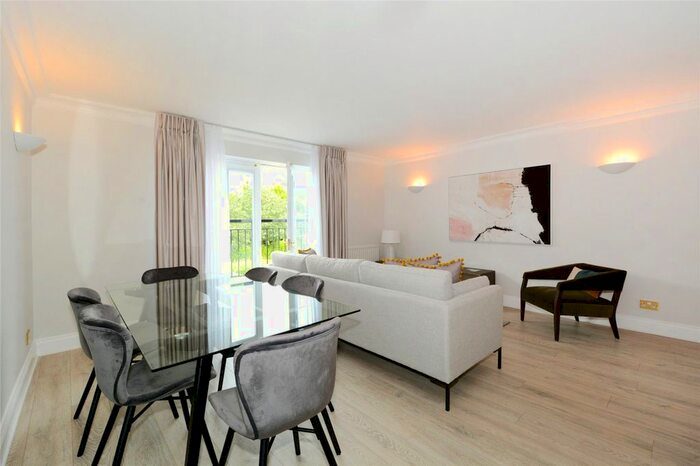 2 Bedroom Flat To Rent In Russell Lodge, Spurgeon Street, London, SE1