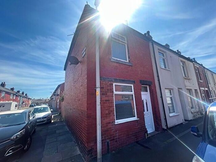 2 Bedroom End Of Terrace House To Rent In Aintree Road, Blackpool, FY4