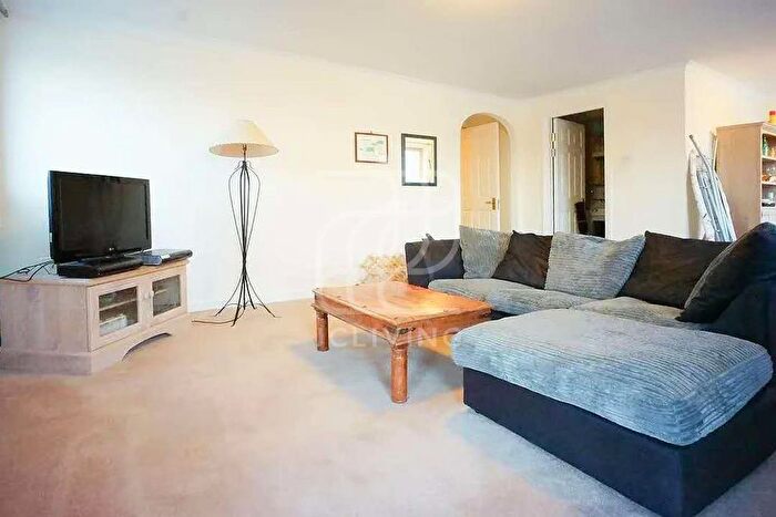 2 Bedroom Flat To Rent In Meridian Place, London, E14