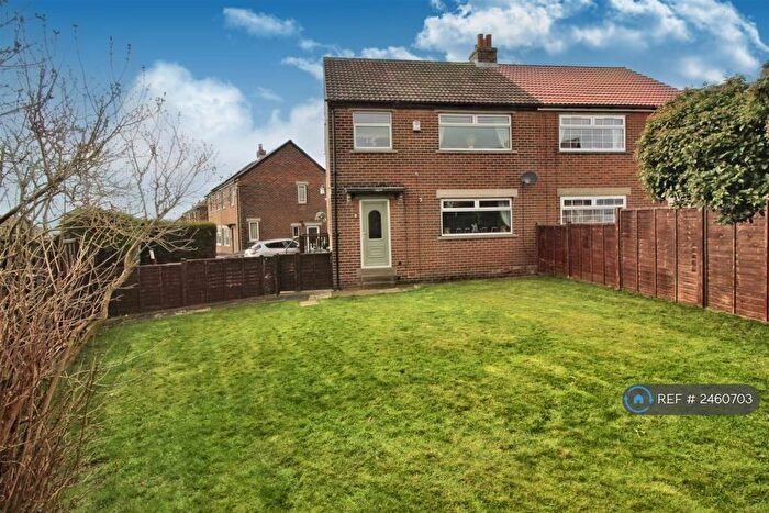 3 Bedroom Semi-Detached House To Rent In Highgate Avenue, Lepton, Huddersfield, HD8