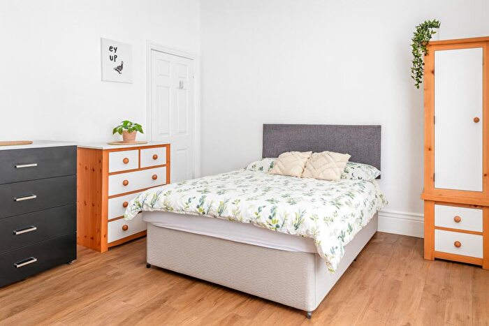 4 Bedroom House To Rent In Edmund Road, Sheffield, S2