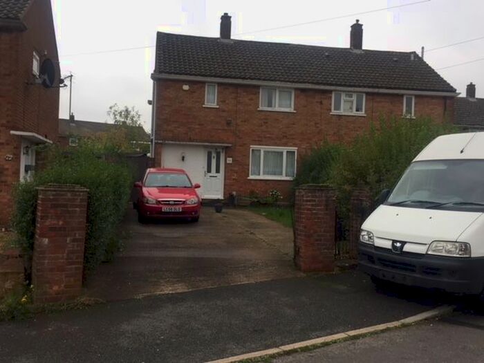 3 Bedroom Semi-Detached House To Rent In Hollybush Road, Luton LU2