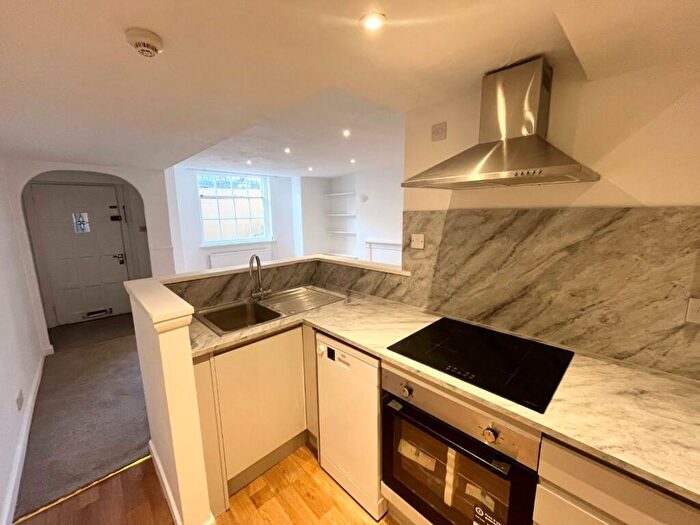 1 Bedroom Flat To Rent In Bedford Square, Brighton, BN1