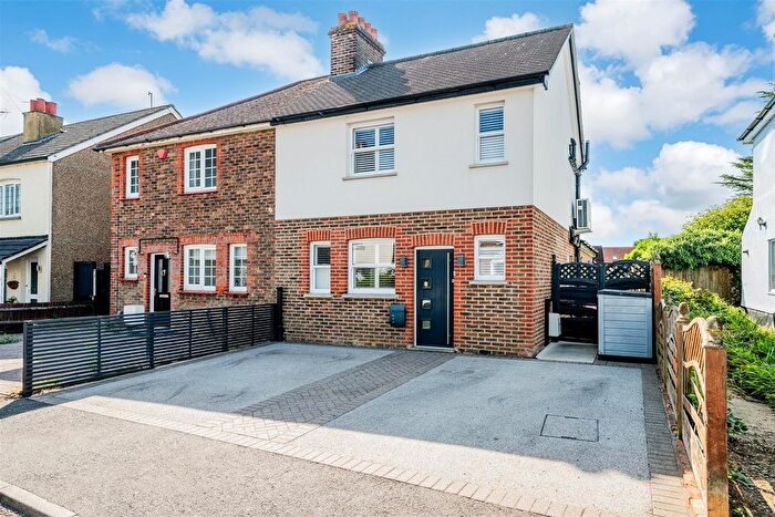 3 Bedroom Semi-Detached House For Sale In Ferndale Road, Banstead, SM7