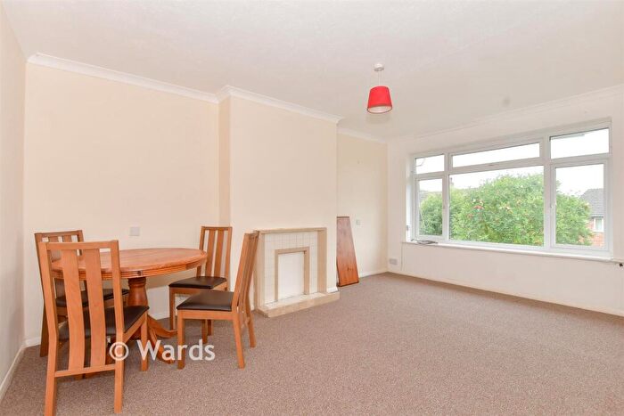 2 Bedroom Maisonette For Sale In Raymond Avenue, Canterbury, Kent, CT1
