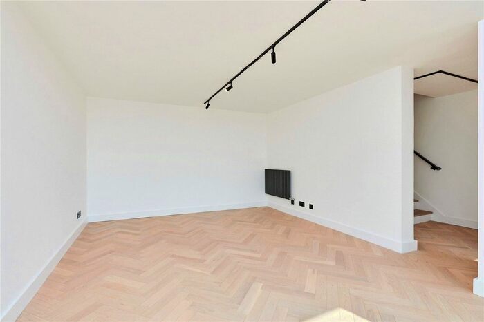 2 Bedroom Flat To Rent In Bromwich House, Howson Terrace, Richmond Hill, Richmond, TW10