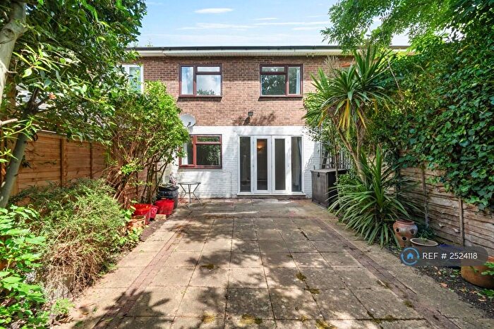 3 Bedroom Terraced House To Rent In Pagoda Gardens, London, SE3