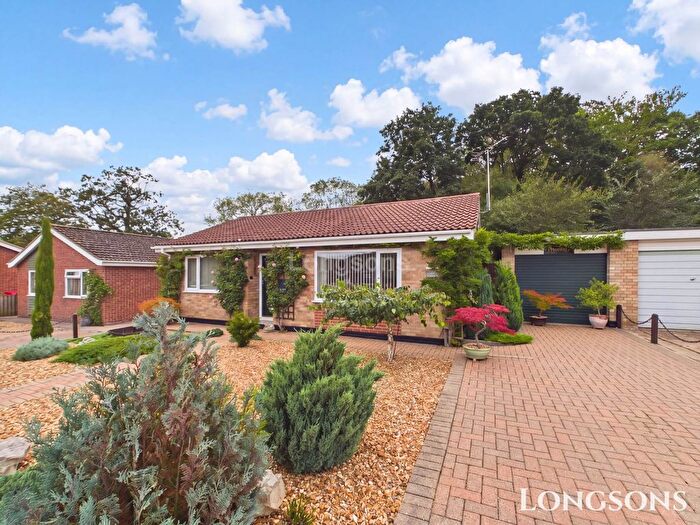2 Bedroom Detached Bungalow For Sale In Farm Walk, Necton, PE37