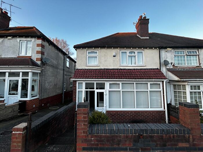 3 Bedroom Semi-Detached House To Rent In Hagley Road West, Oldbury, B68