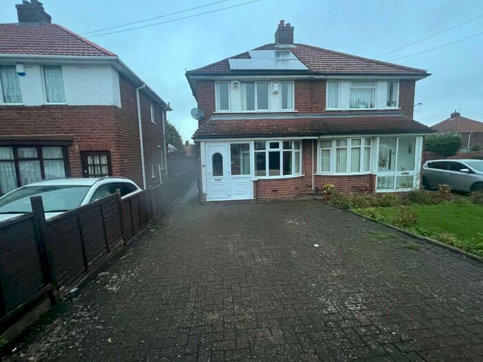 2 Bedroom House To Rent In Aston Road, Oldbury, West Midlands, B69