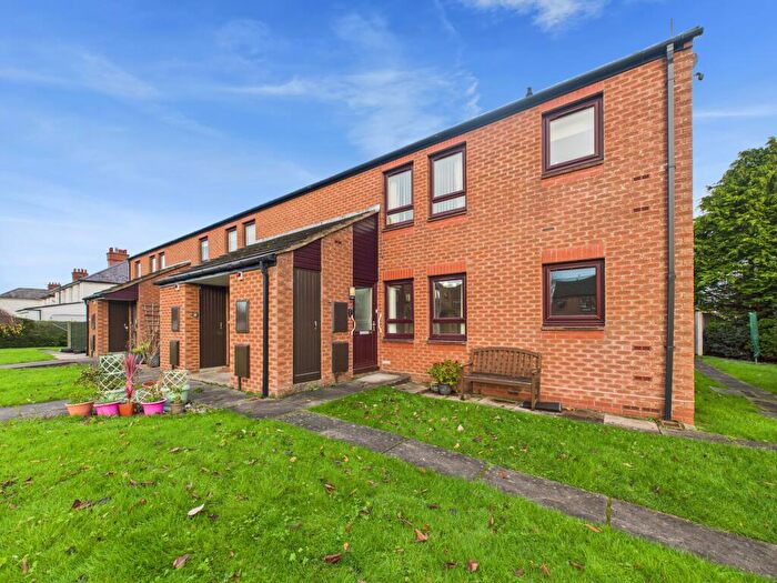 2 Bedroom Flat For Sale In St Peters Close, Carlisle, CA3