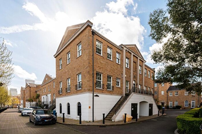 2 Bedroom Flat For Sale In Rotherhithe Street, Rotherhithe, London, SE16