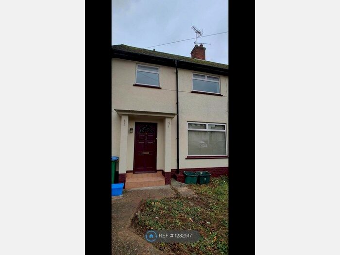 3 Bedroom Semi-Detached House To Rent In Waterman Close, Watford WD19