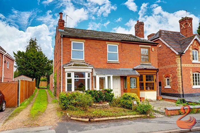 2 Bedroom Semi-Detached House For Sale In Waterloo Road, Bidford-On-Avon, B50