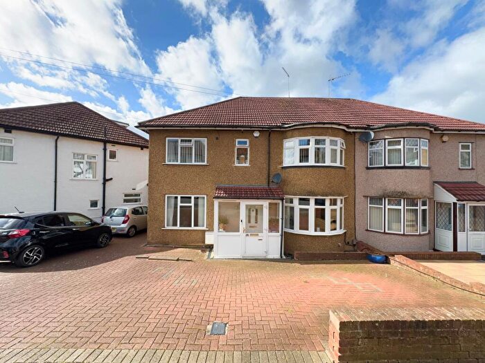 5 Bedroom Semi Detached House For Sale In Grange Hill, Edgware, HA8