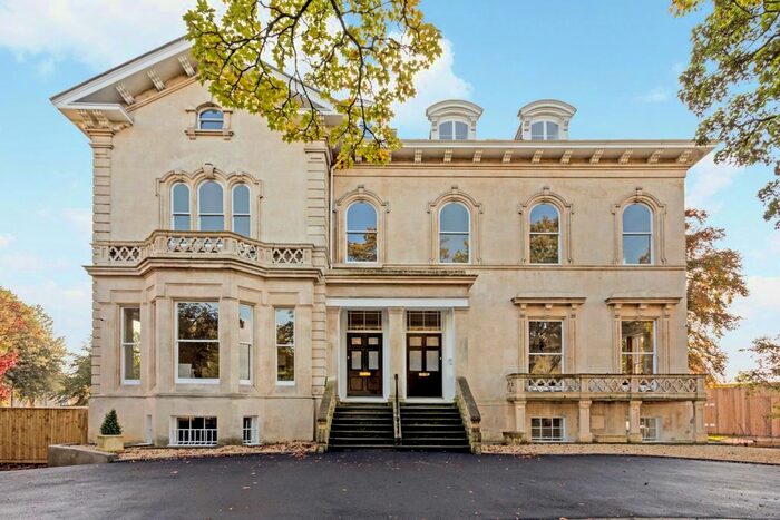 2 Bedroom Flat To Rent In Lypiatt Drive, Cheltenham, GL50