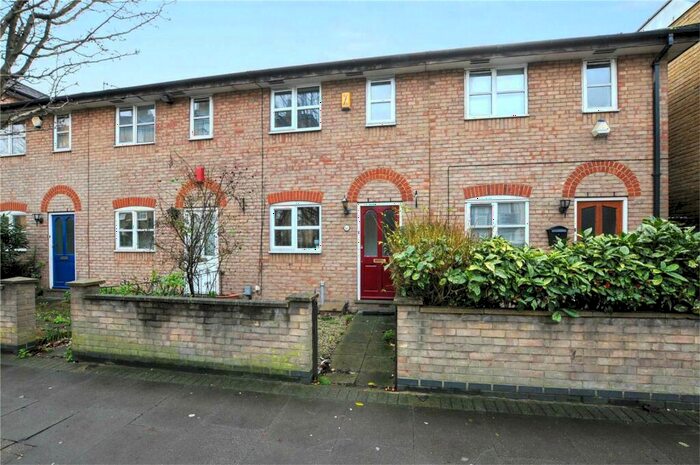 2 Bedroom Terraced House To Rent In Bishops Way, London, E2