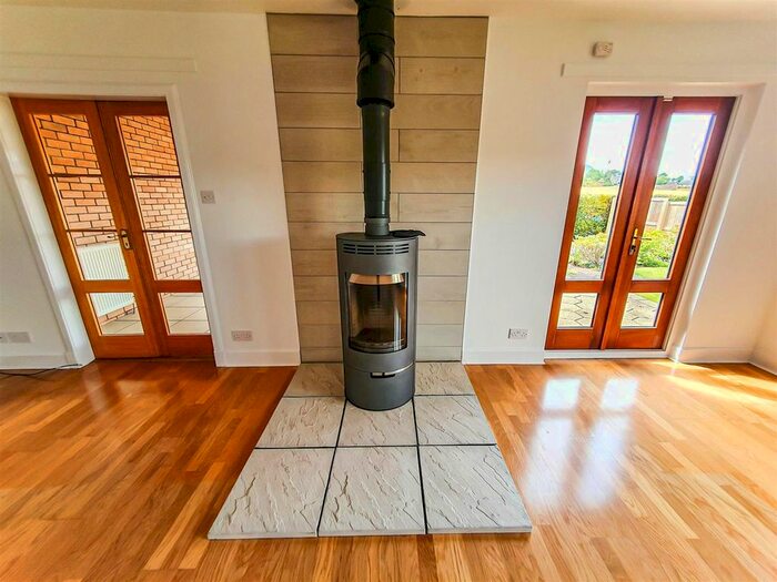 2 Bedroom Detached Bungalow To Rent In Gateside, Cupar, KY14