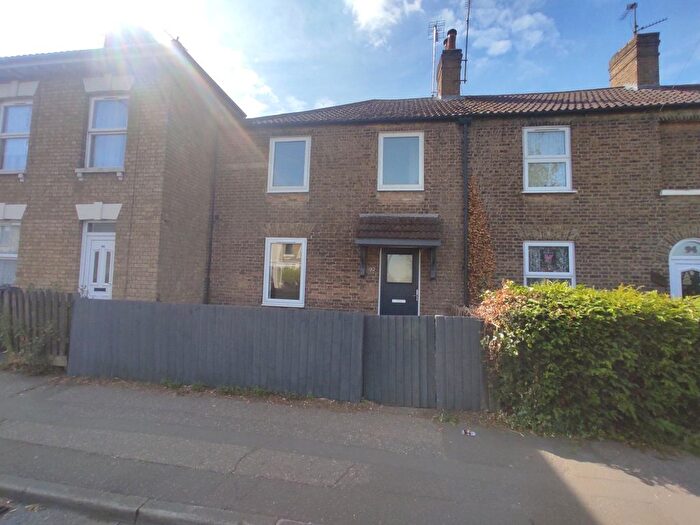3 Bedroom Terraced House To Rent In Oundle Road, Peterborough, Cambridgeshire, PE2