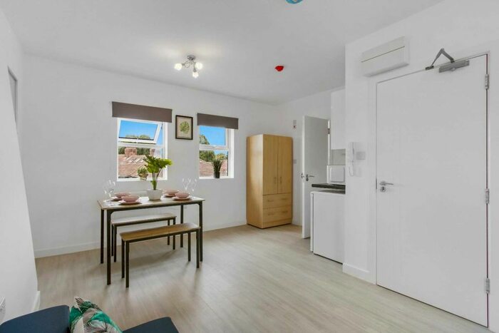 1 Bedroom Studio To Rent In Domers Wells Lane, Southall, UB1