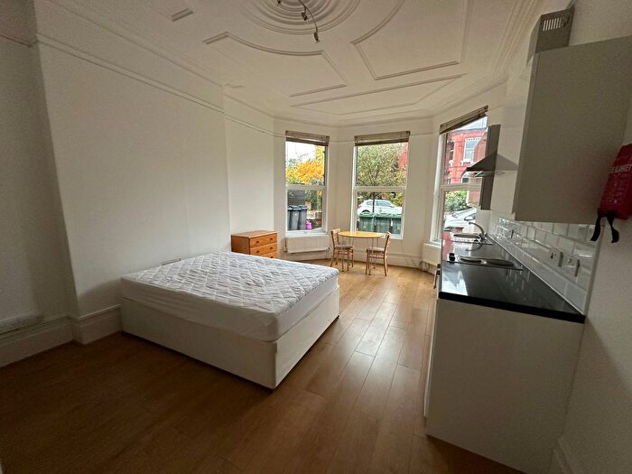 Studio To Rent In Manstone Road, Kilburn, London, NW2