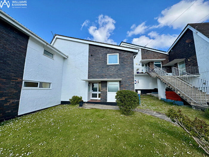 3 Bedroom Town House For Sale In Wellington Court, Trearddur Bay, Anglesey, LL65