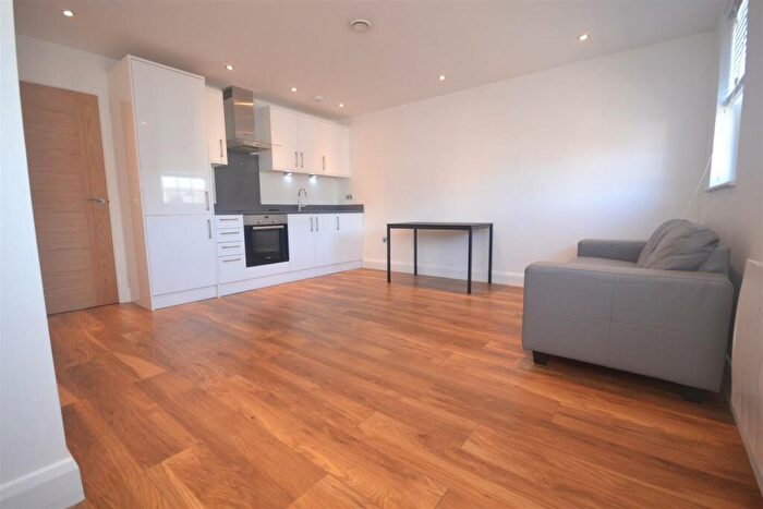 1 Bedroom Flat To Rent In Oxford Road, Reading, Berkshire, RG1