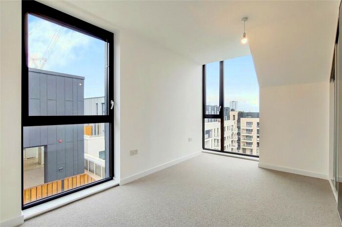 3 Bedroom Flat To Rent In Forrester Way, London, E15