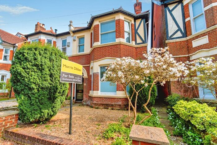 4 Bedroom Semi Detached House For Sale In Furzedown Road, Southampton, Hampshire, SO17