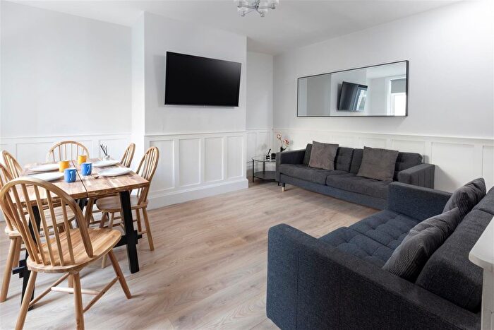 6 Bedroom Property To Rent In Springbank Road, Newcastle Upon Tyne, NE2