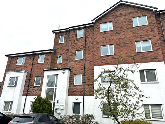 2 Bedroom Flat For Sale In Newbridge Close, Radcliffe, M26