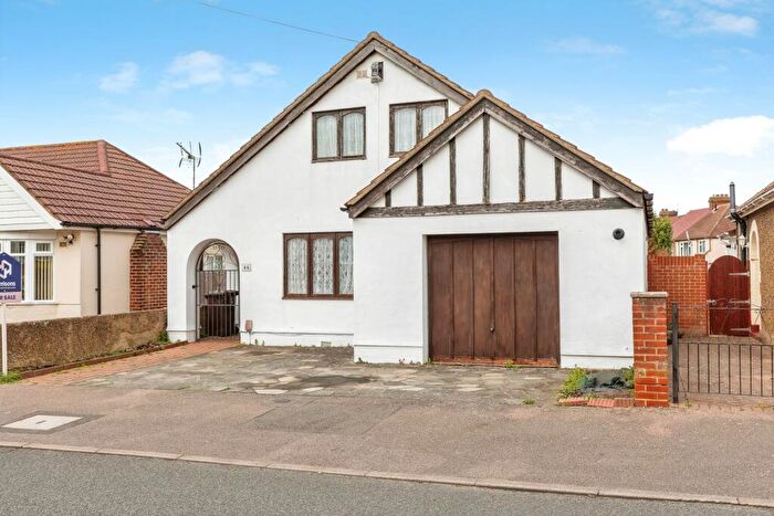 4 Bedroom Detached House For Sale In Gerrard Avenue, Rochester, ME1