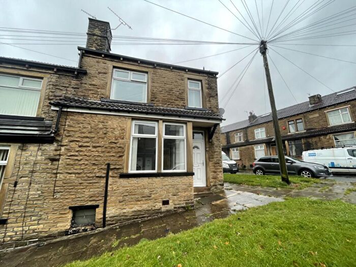 2 Bedroom End Of Terrace House To Rent In Alban Street, Bradford, BD4