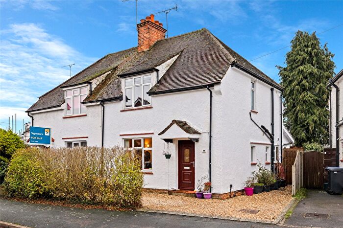 3 Bedroom Semi Detached House For Sale In Knaphill, Surrey, GU21