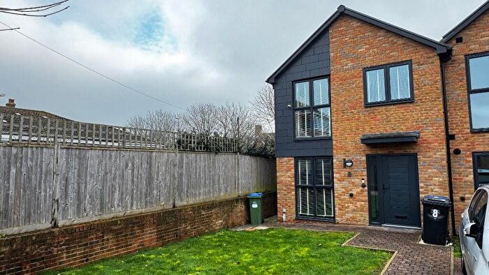 3 Bedroom Semi Detached House To Rent In Old Poplar Close, Seaford, East Sussex, BN25