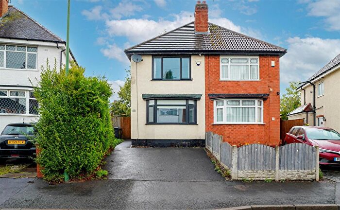 2 Bedroom Semi-Detached House For Sale In Rock Grove, Solihull, B92
